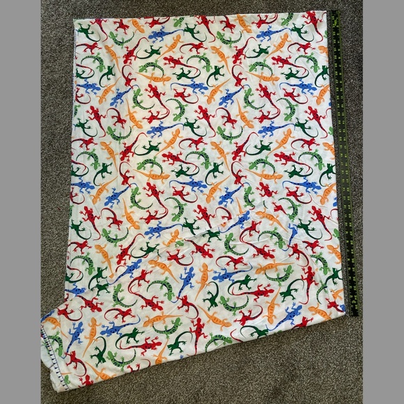 🪡 Colorful Lizard Print Knit Fabric, WIDE 1.375yd - Picture 2 of 3